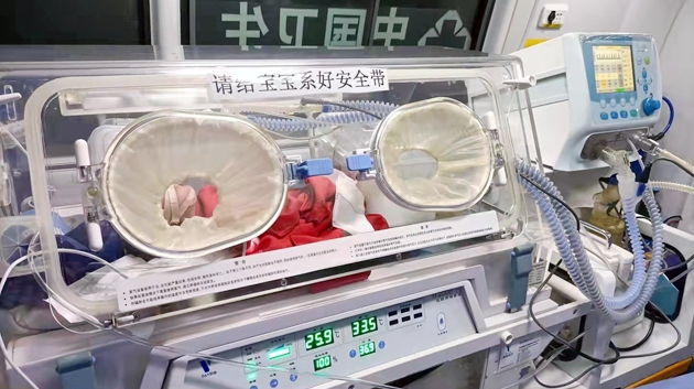 新生儿科教授雨夜紧急转送重症宝宝