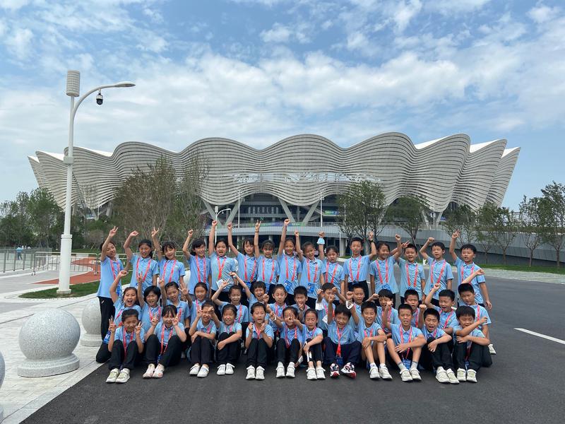高新路小学助力十四运开幕式