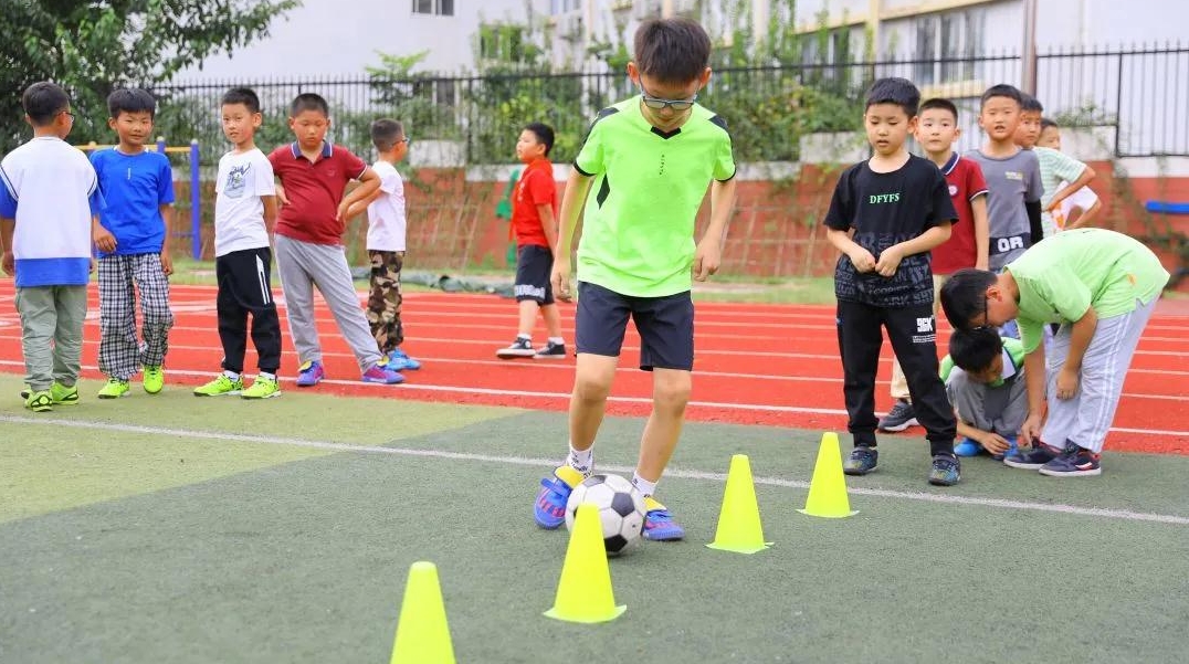 陕师大凤凰城小学课后服务多元化