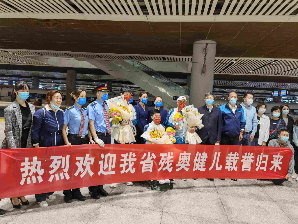 东京残奥会陕西运动员载誉返陕