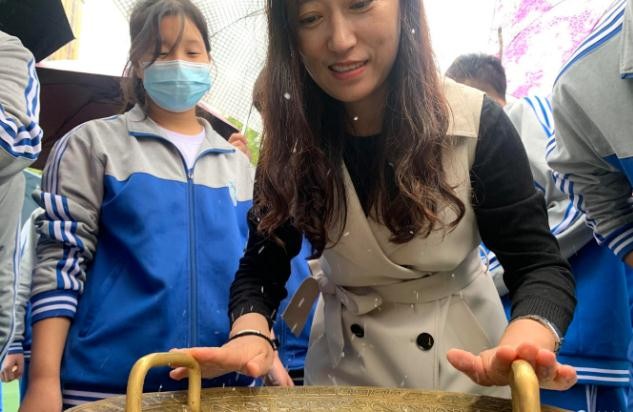 科普大篷车开进校园 学生零距离感受科技魅力