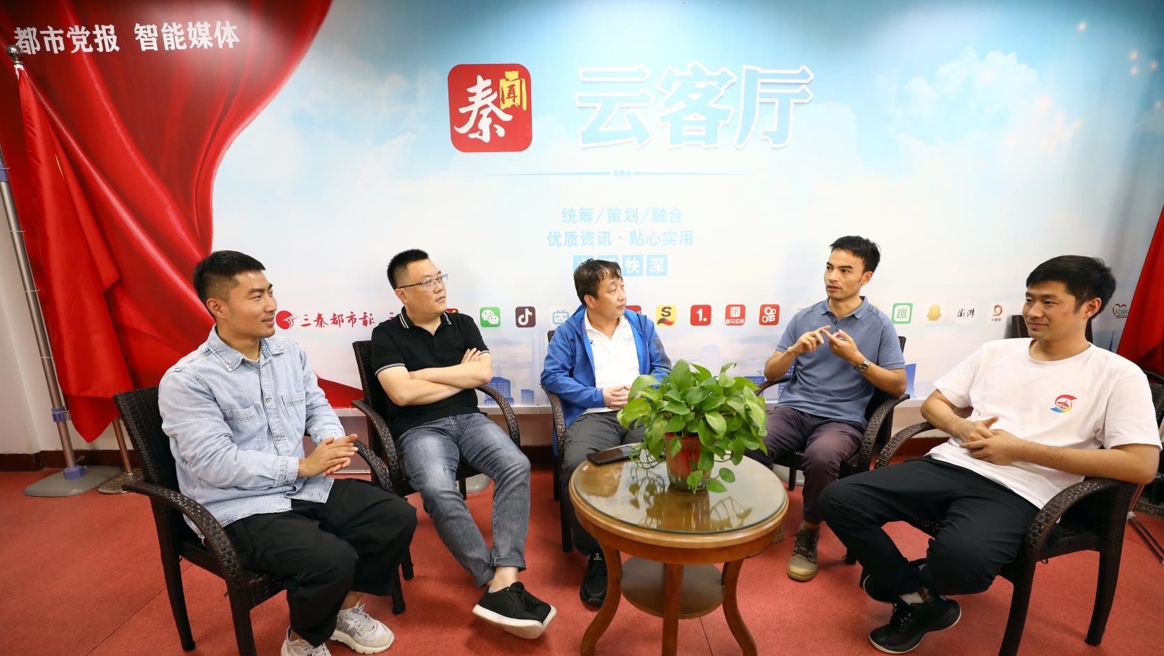 这个报道团队 也值得一块奖牌 