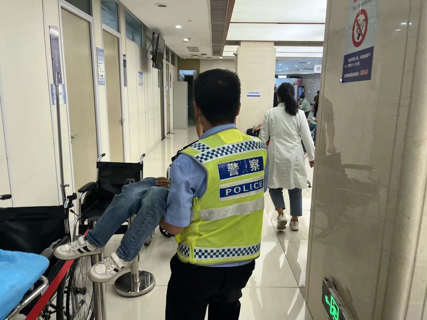 临潼民警服务暖人心，市民游客齐点赞