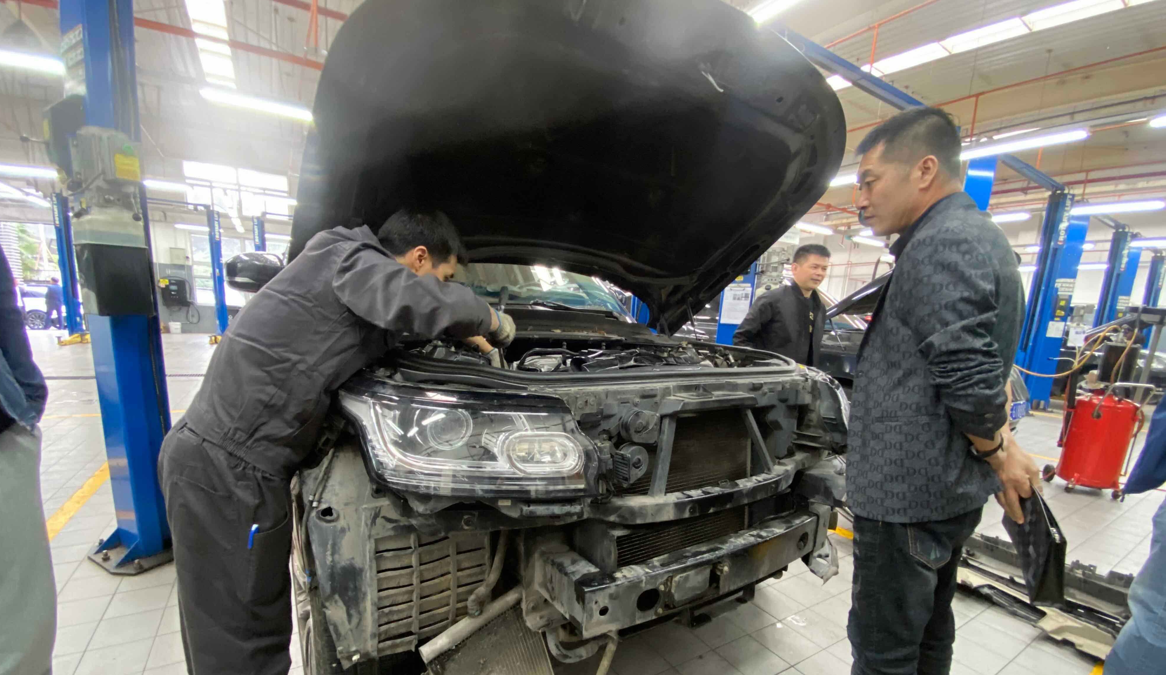 顾客豪车被美豪丽致酒店员工偷开撞毁 酒店：建议顾客先报警  律师：酒店应承担责任 