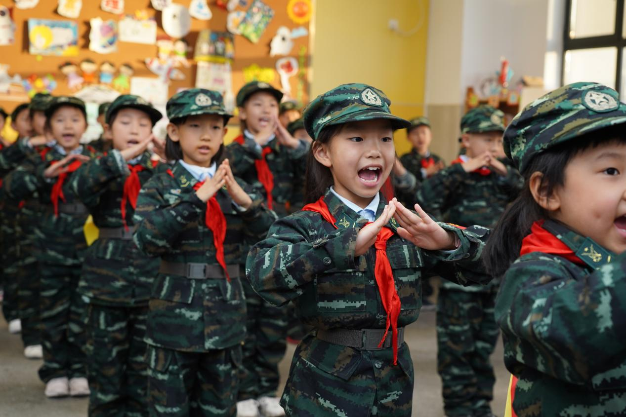 西安高新区第十七小学燃动校园手势舞