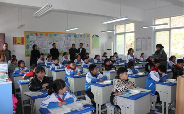 汉中市教育局调研督导集团化办学和学科建设指导基地工作