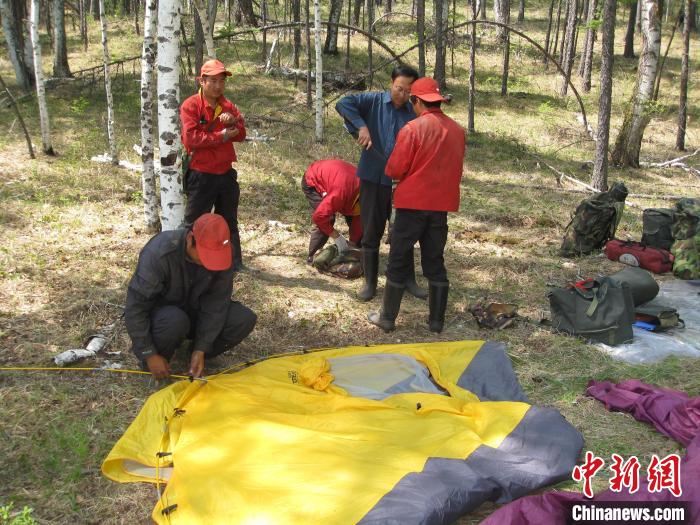 【十年@每一个奋斗的你】绵延林海中“闪着光”的森调人:一双“铁脚”踏遍10.67万平方公里