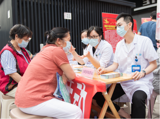 活動現場,華潤萬家蓮湖店,五一睦鄰日間照料中心,西安蓮湖芪蒙中醫