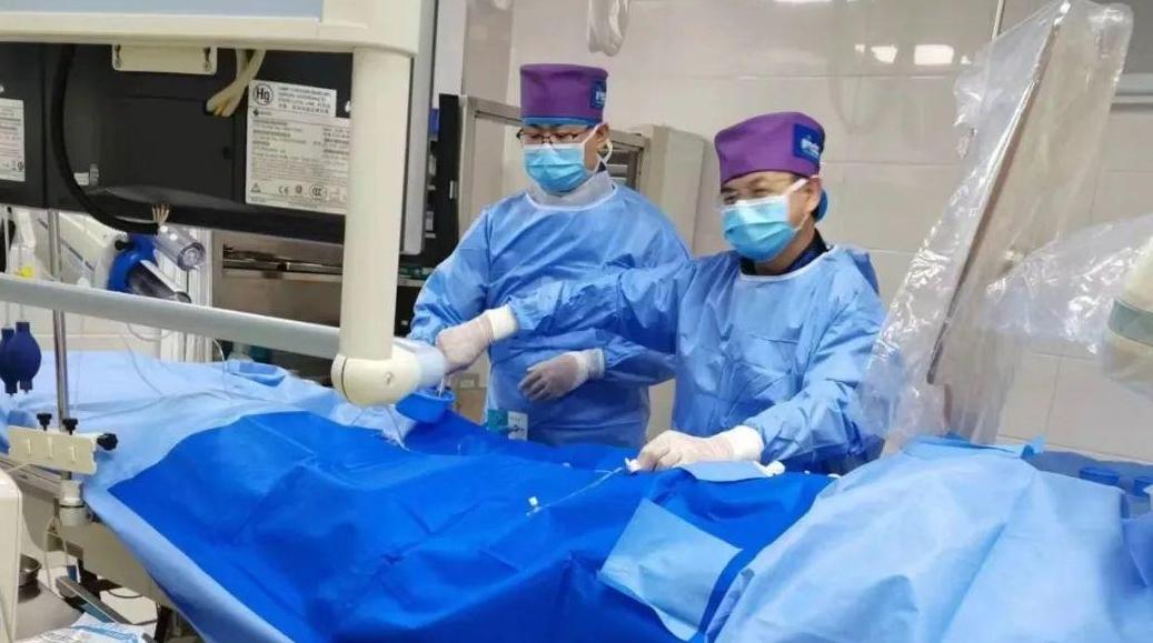 厉害了！专家1小时拆除88岁奶奶颅内“定时炸弹”