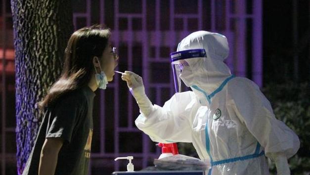 【图集】这个社区疫情防控故事多   夫妻档父子兵件件暖人心