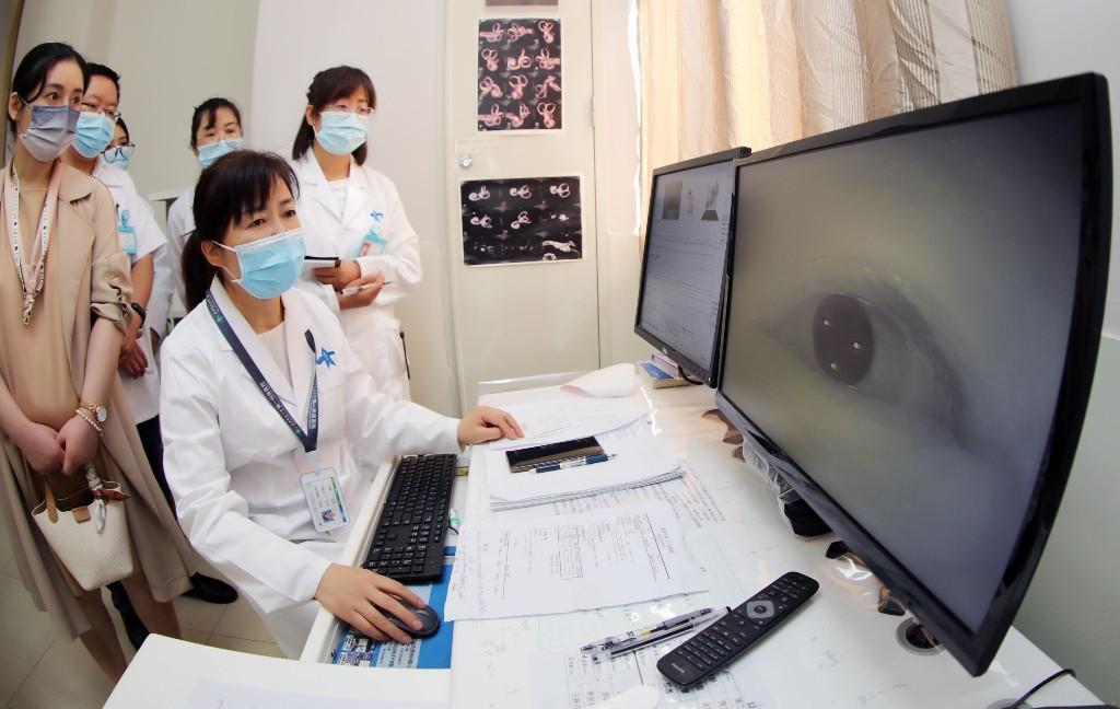 大爷眩晕头闷头沉当颈椎病治白花7万元警惕！有一种天旋地转 头闷头沉是耳石症