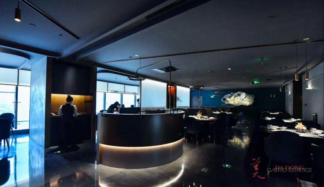 北京大董烤鸭店西安skp店华丽启幕你可以相信北京挂炉烤鸭代言人家的