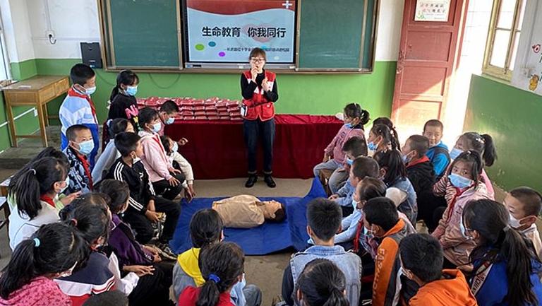 长武县红十字会开展应急救护培训进校园活动