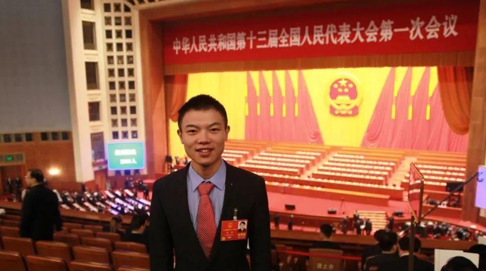 泥瓦匠里的“天花板”！这个农民工靠砌墙走进人民大会堂