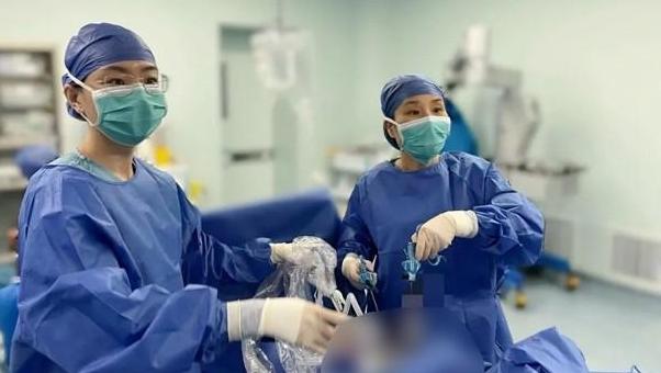 罕见！女子宫内宫外同时怀孕 宫外孕破裂大出血幸亏及时就医
