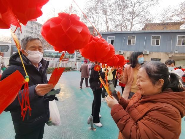 吃什么猜成语_中国成语大会吃货猜成语一猜就中对手必须服真是太厉害了(2)