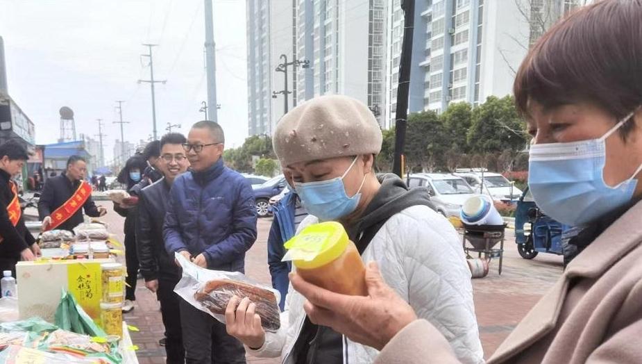 打好“组合拳”助力乡村振兴