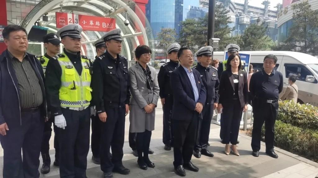 就医更方便 交大一附院小寨地铁站免费直通车开通