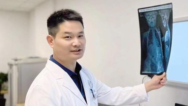 医者仁心 要把慈善救助公益事业坚持到底