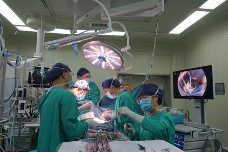 国内首例|交大一附院成功实施TAVI瓣衰败后经肋间微创切口免缝合瓣膜植入手术