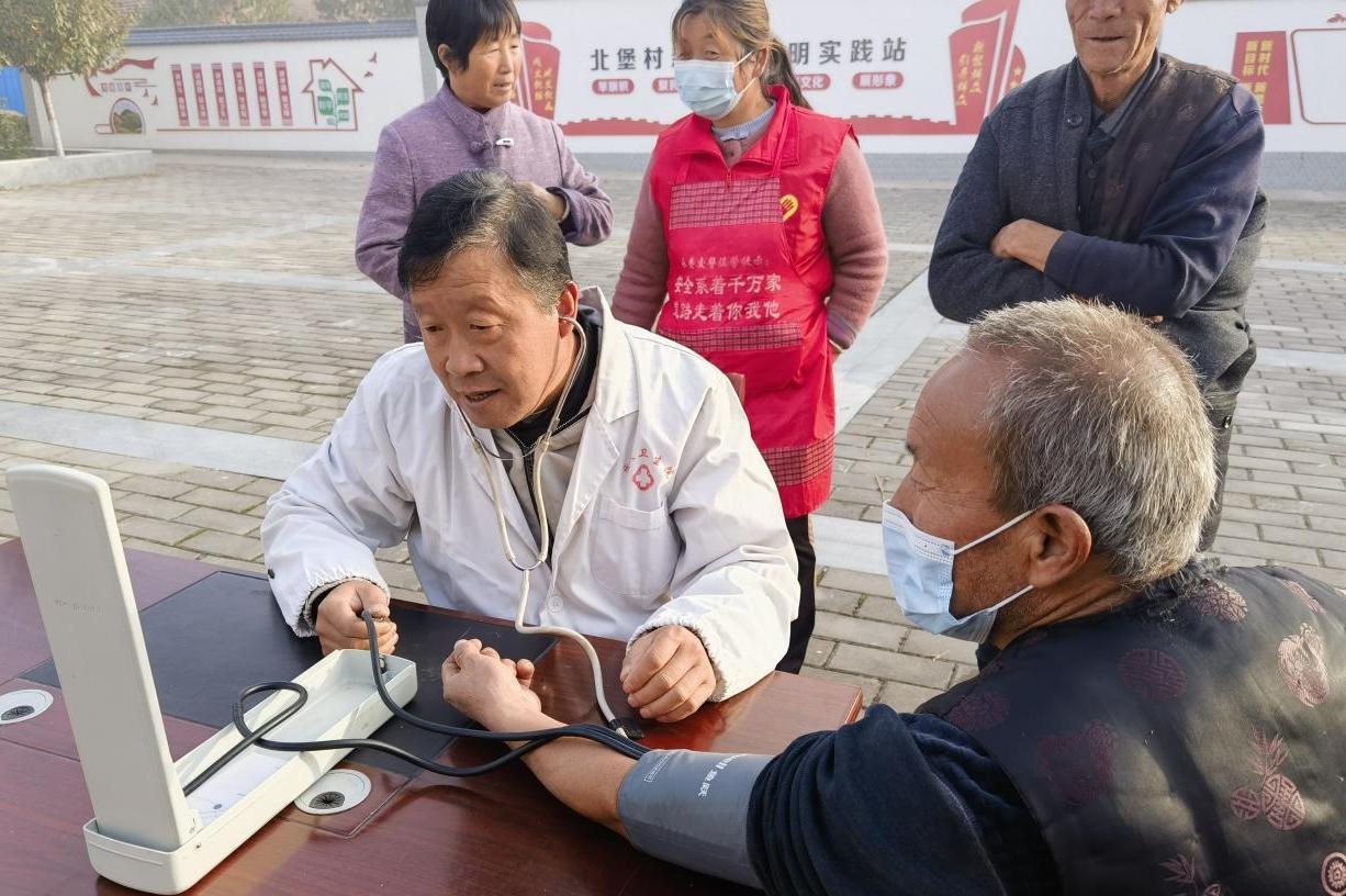 义诊、宣讲、慰问、享美食！这里重阳节氛围浓