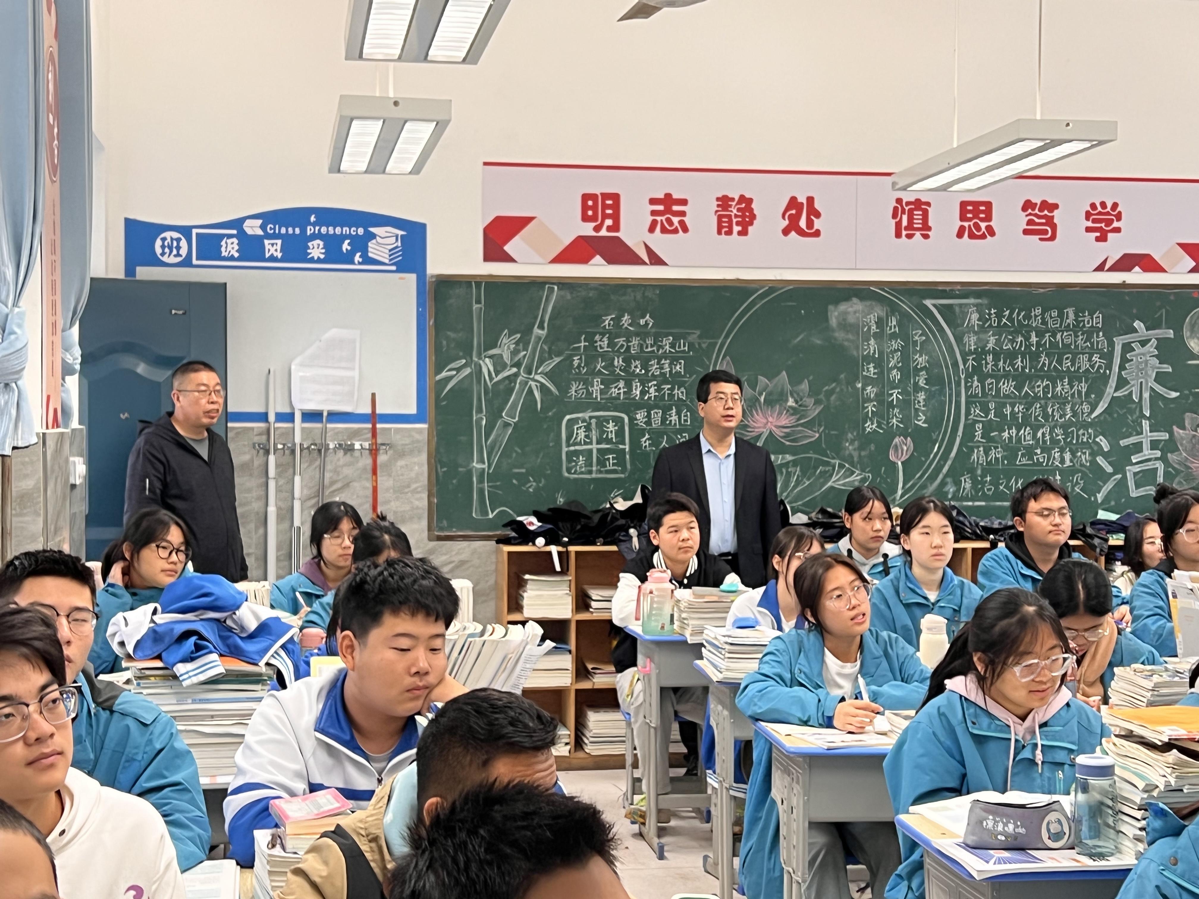 关山中学升学率图片