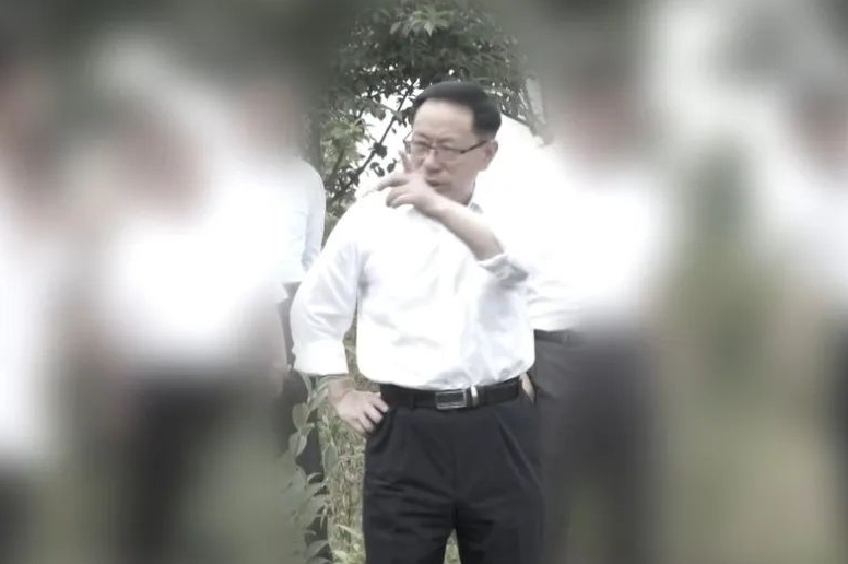 落马官员大搞形式主义 曾要求45岁以下干部每天跑操