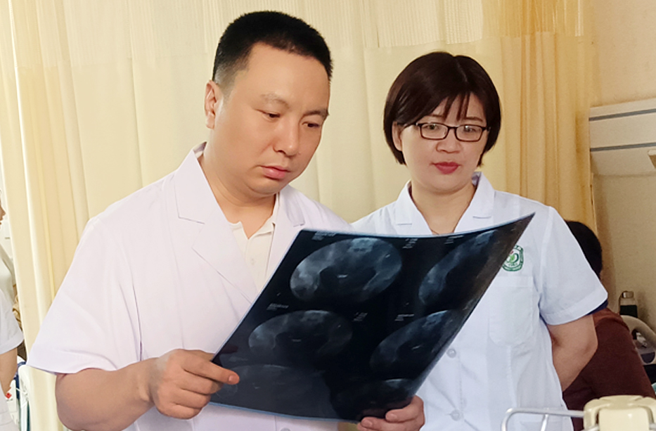 黄吕成：从手术医生到女性健康守护者
