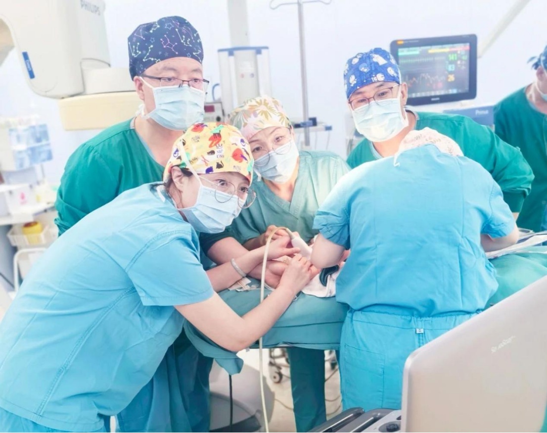 出生40小时新生儿颅内出血 专家携手成功实施开颅手术