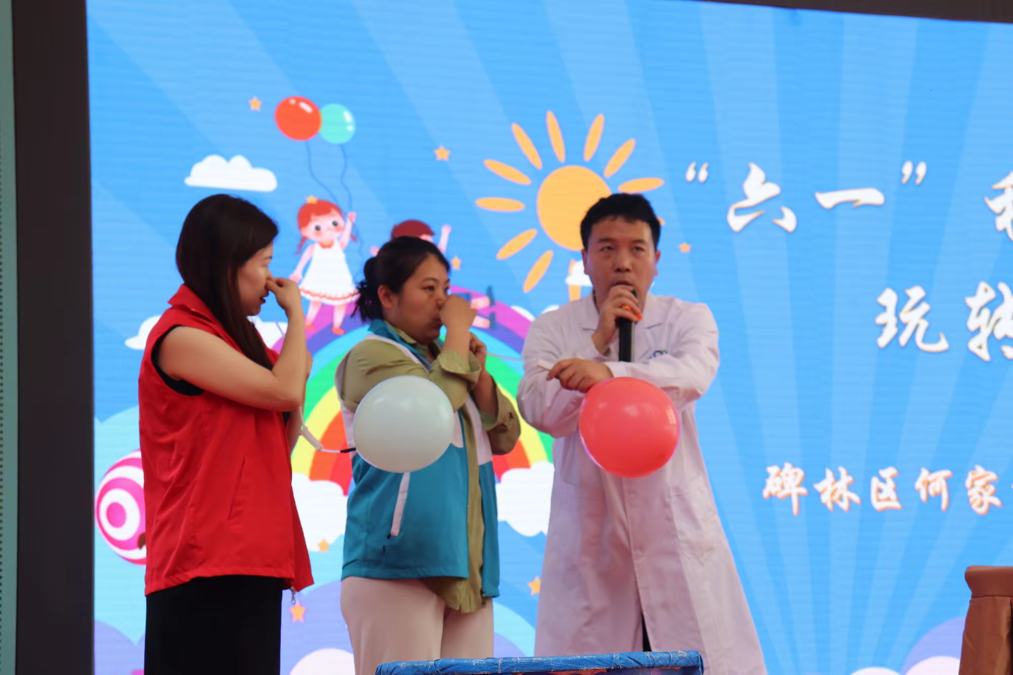 六一科技梦 玩转 steam 碑林区何家村小学举行科技周系列活动
