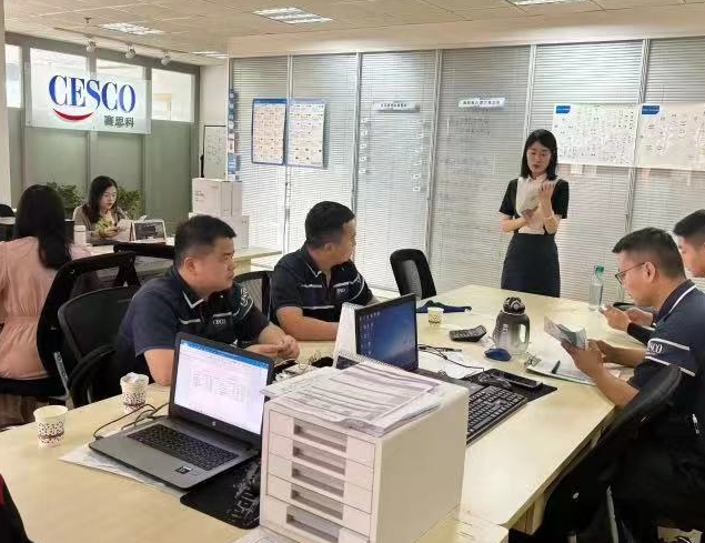 韩亚银行西安分行掀起防范非法集资宣传热潮