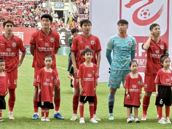 民生银行西安分行与陕西联合共同举办“牵手球童”足球宣传活动