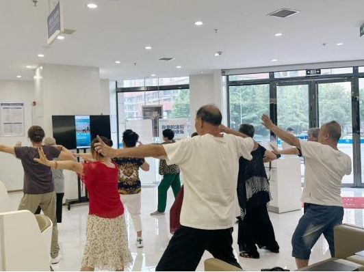 民生银行西安分行开展社区运动日“跟练八段锦 潮起新中式”直播活动