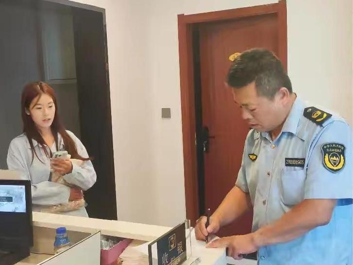 中秋假期坚守一线 全力守护环境安全