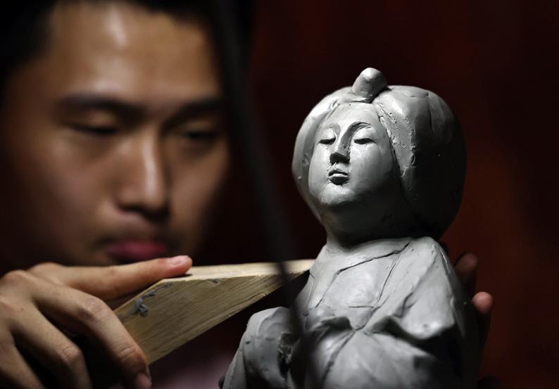 西安美术学院雕塑系将雕塑临摹课搬进博物院