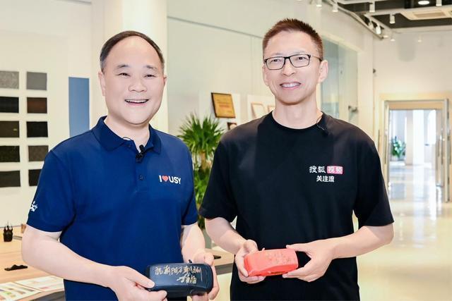 张朝阳对话李书福谈企业家社会责任