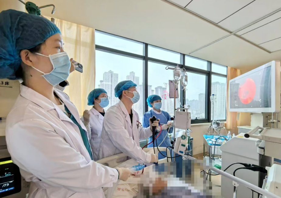 94岁奶奶大咯血生命垂危   多学科携手施救转危为安