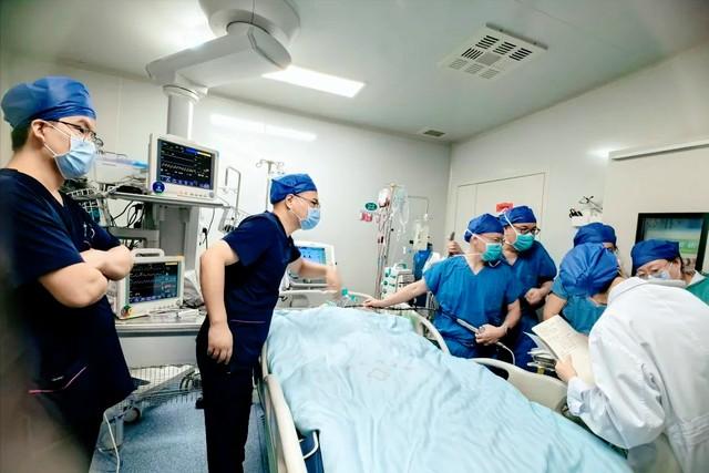 西安大兴医院完成首例“人工心脏”植入术