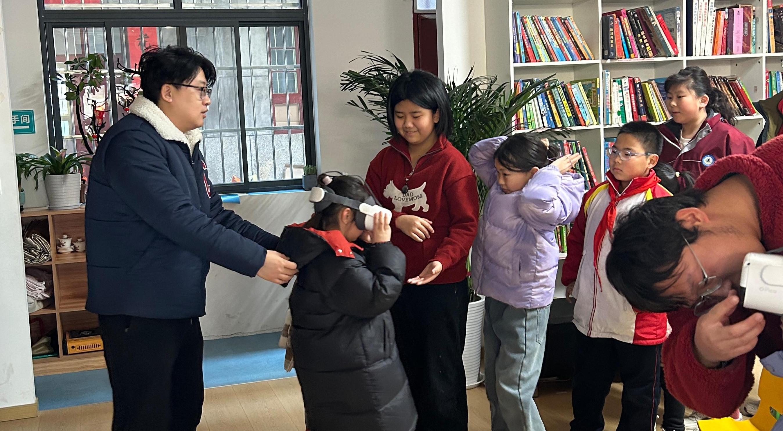 临潼区图书馆开展VR数字体验活动