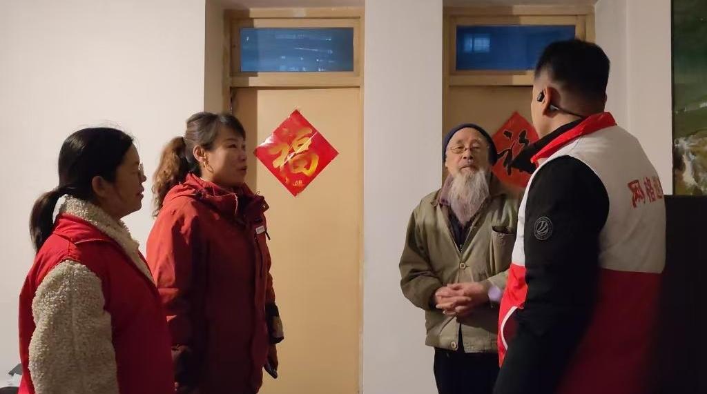排水管渗漏住户家遭殃 “网格员”帮忙纾解烦心事