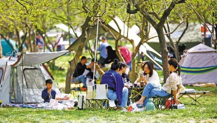 亲近自然 拥抱健康——户外运动点燃消费新引擎