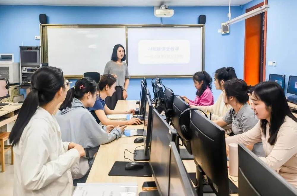 AI赋能新课堂：航天小学携手绥德教师共探数字教学新范式