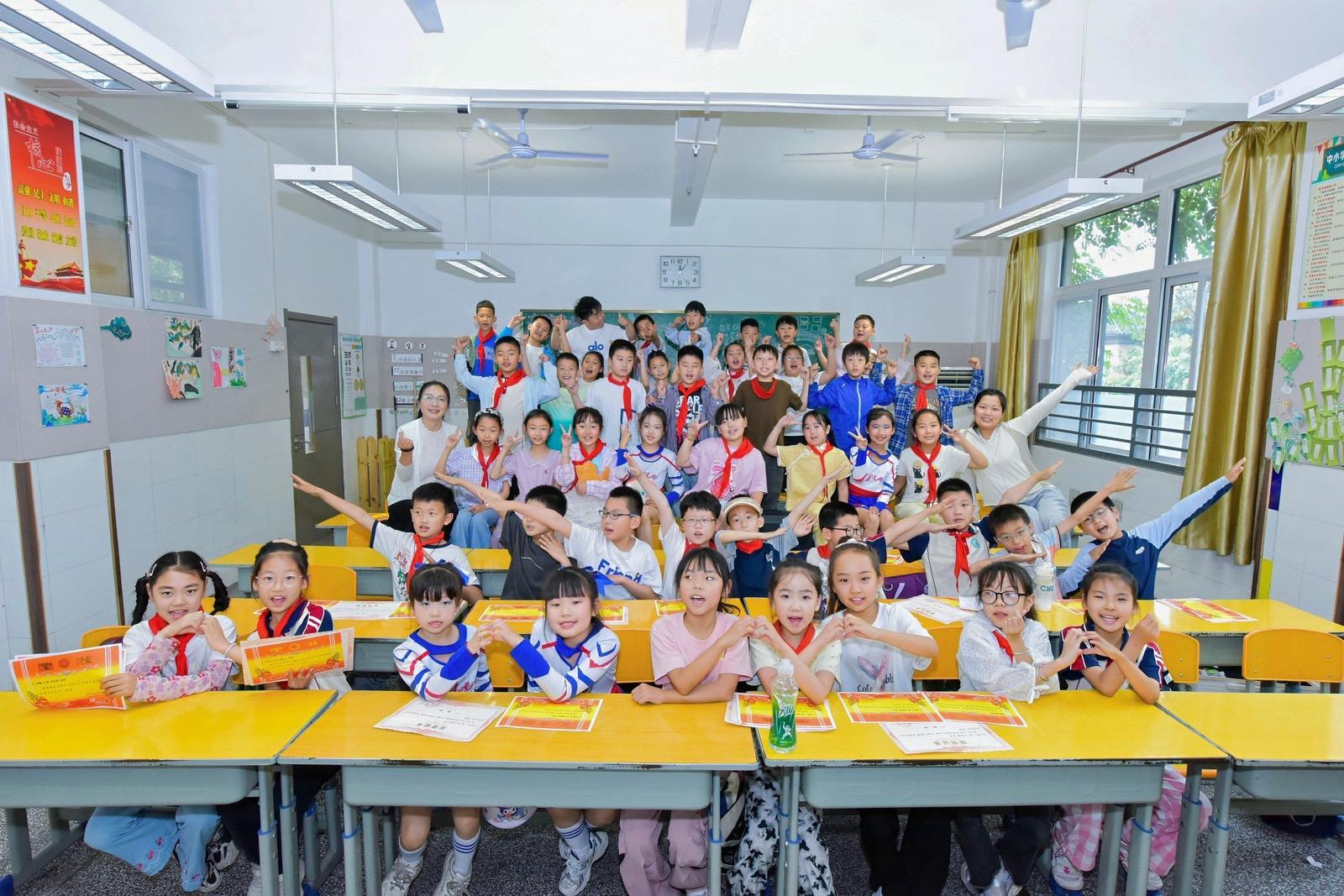 西安市新城区太华路小学开展 “牢记党的教导，争做强国少年”六一主题活动