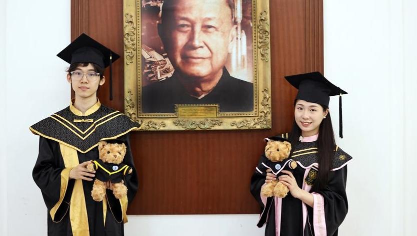 毕业季与钱学森“合个影”  追科学家“星”成新风尚