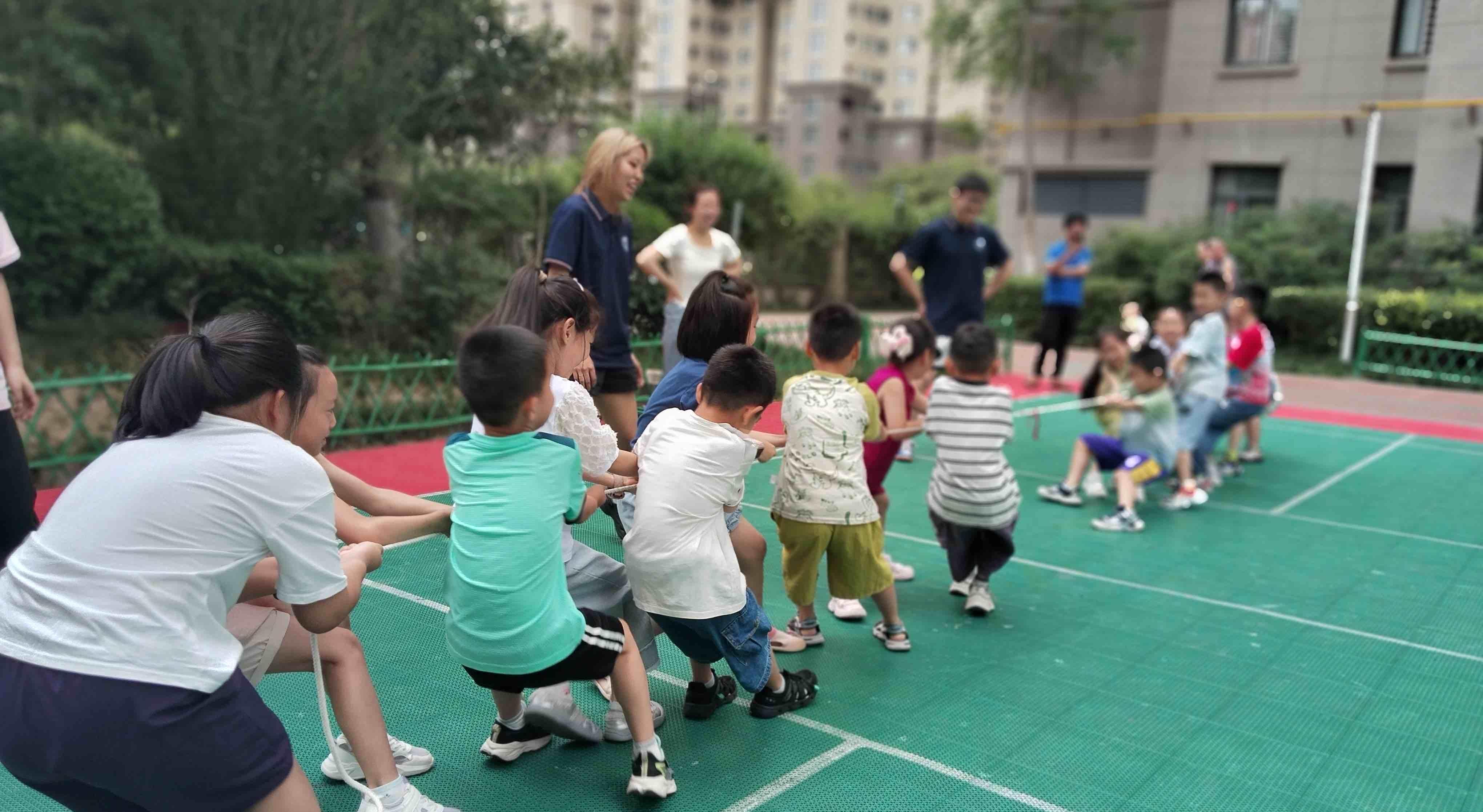 公益托管班开班 趣味活动伴娃成长
