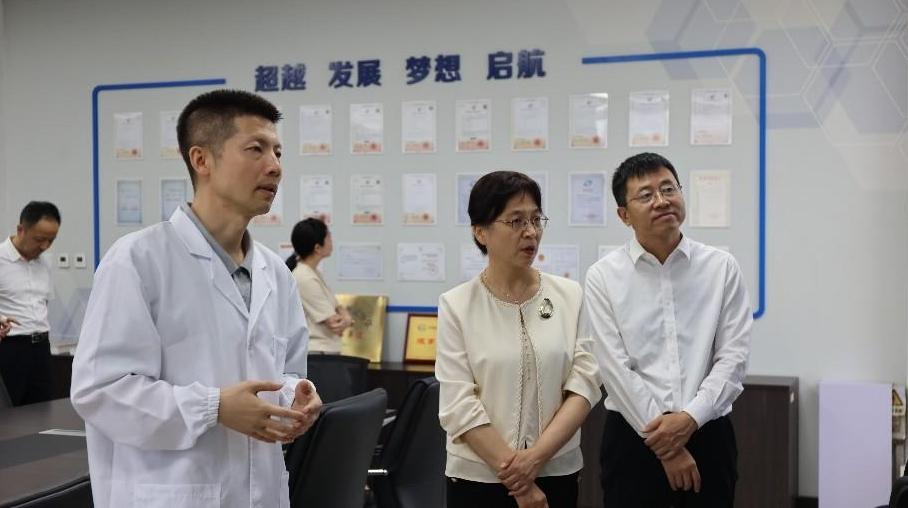 情系科研一线 夏送清凉关怀