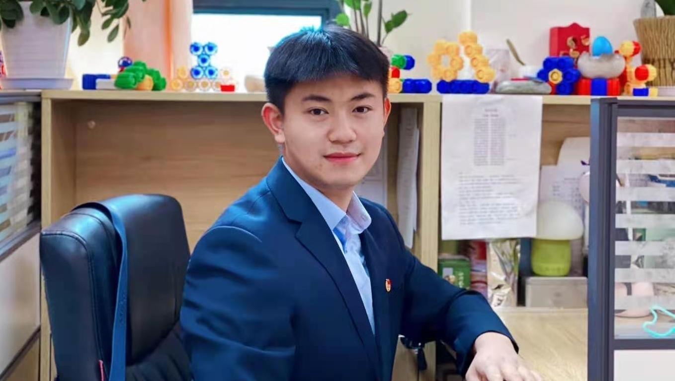 我心目中最棒的老师 | ⻄安市第七十中学分校教师马印文：用爱守护学生成⻓