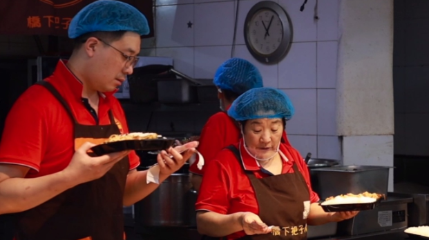 新兴服务业市场扩容惠及更多中小商家：淘宝闪购上小店，收入增长近一倍