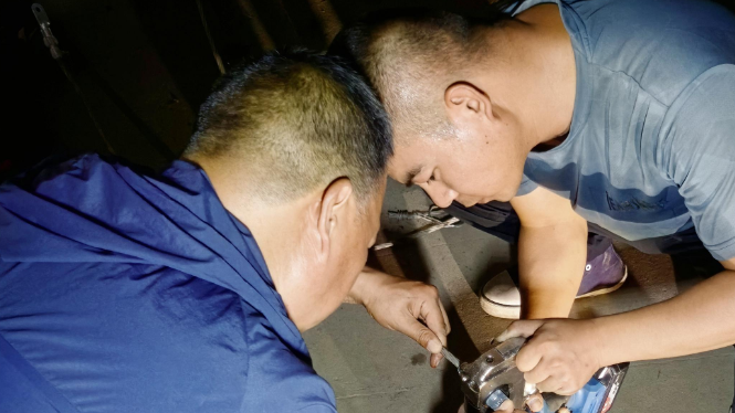 狂风暴雨突袭击  应急抢险显担当