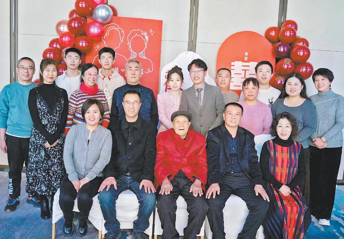 传承红色家风　共绘幸福画卷